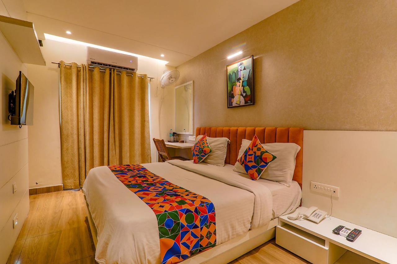 Super Townhouse Geetraj Near Shalimar Gateway Lucknow Exterior foto