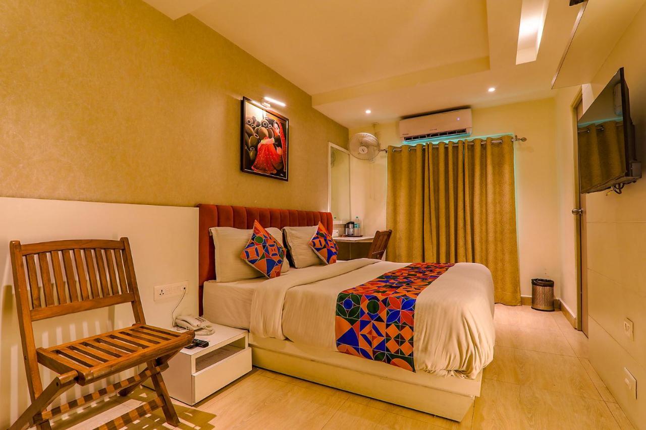 Super Townhouse Geetraj Near Shalimar Gateway Lucknow Exterior foto