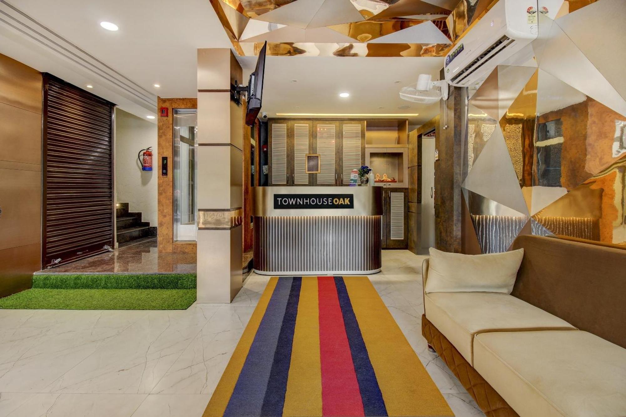 Super Townhouse Geetraj Near Shalimar Gateway Lucknow Exterior foto