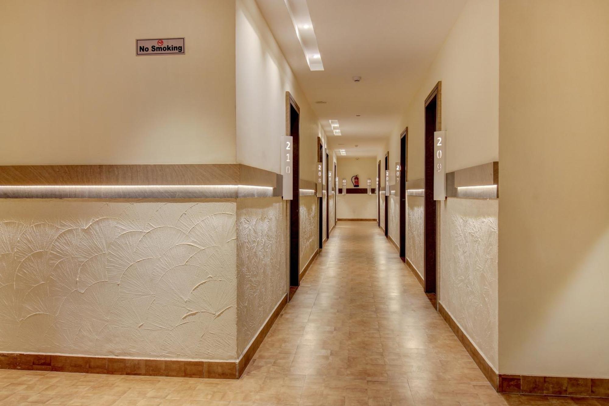 Super Townhouse Geetraj Near Shalimar Gateway Lucknow Exterior foto
